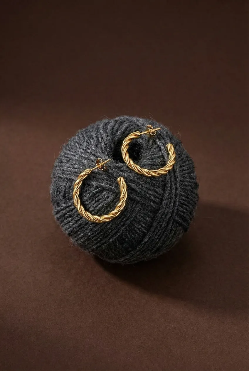 Boucles d'oreilles posées — Exemple Prompt Studio